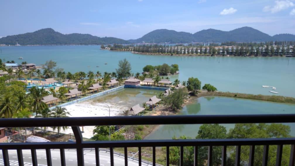 Marina Heights Hotel Residences Lumut Exterior photo